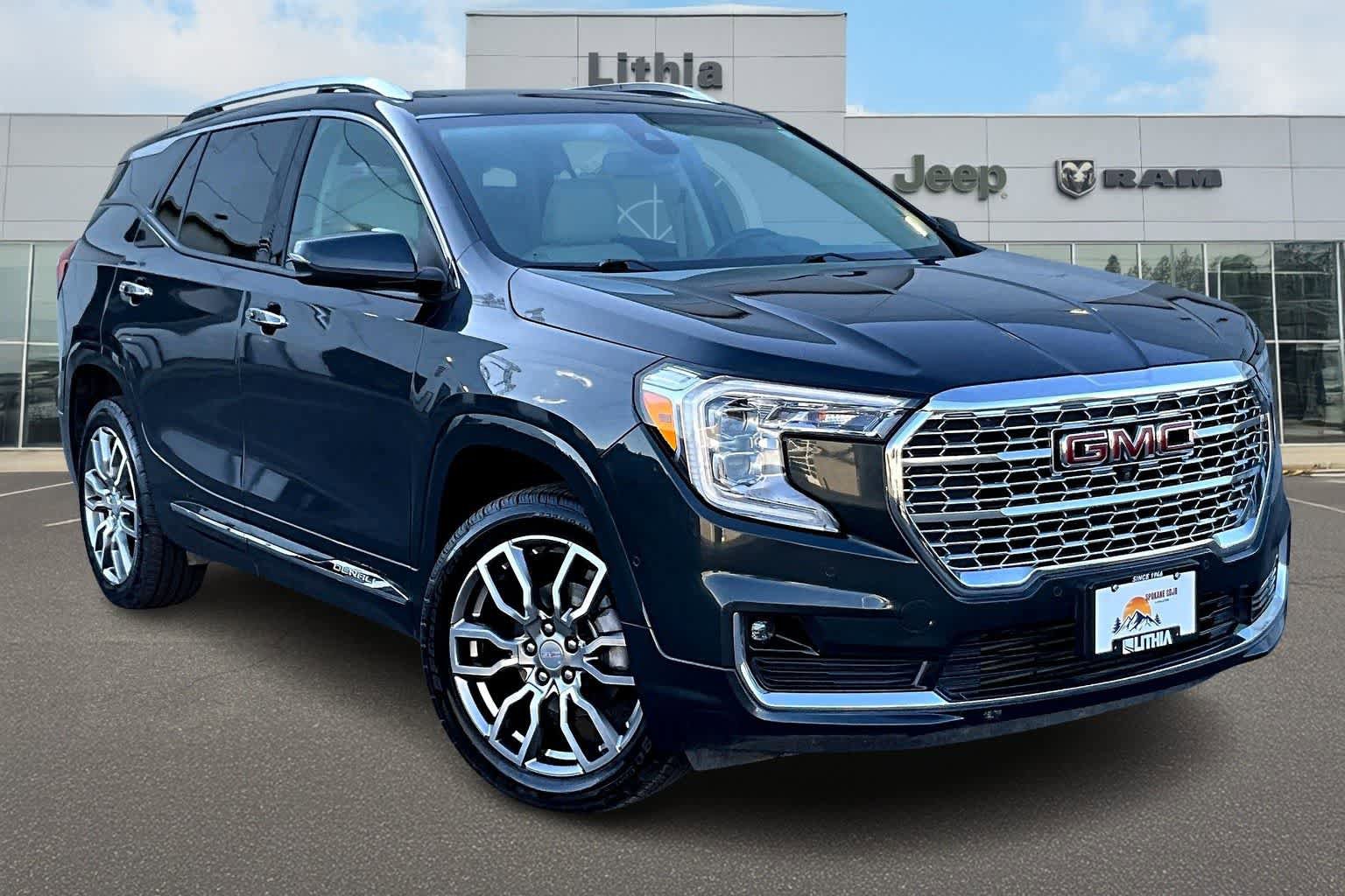 Used 2022 GMC Terrain Denali w/ Denali Premium Package AWD/4WD image 22