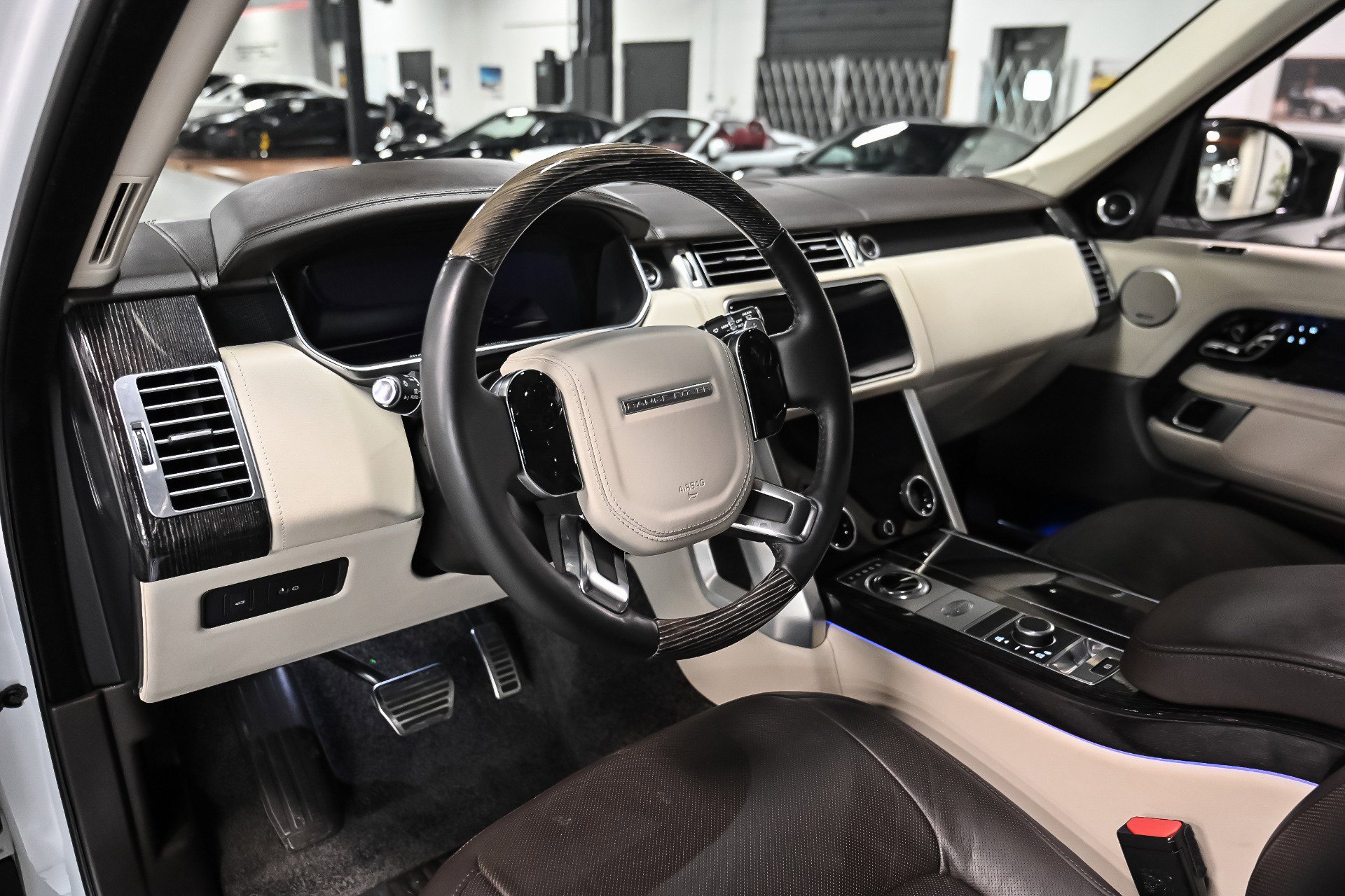 Used 2020 Land Rover Range Rover Long Wheelbase Autobiography image 8