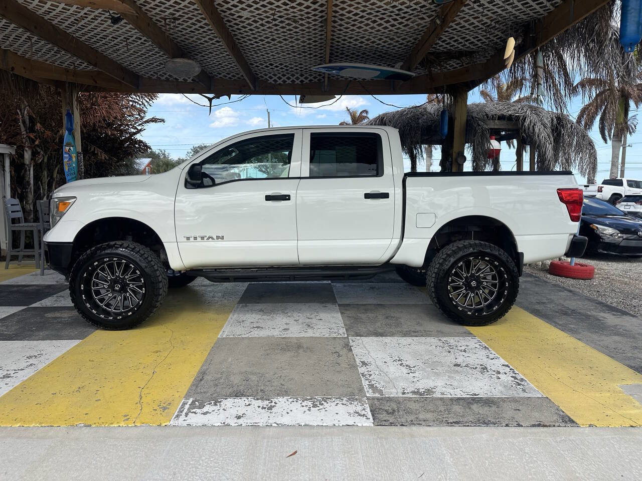 Used 2017 Nissan Titan S RWD image 9