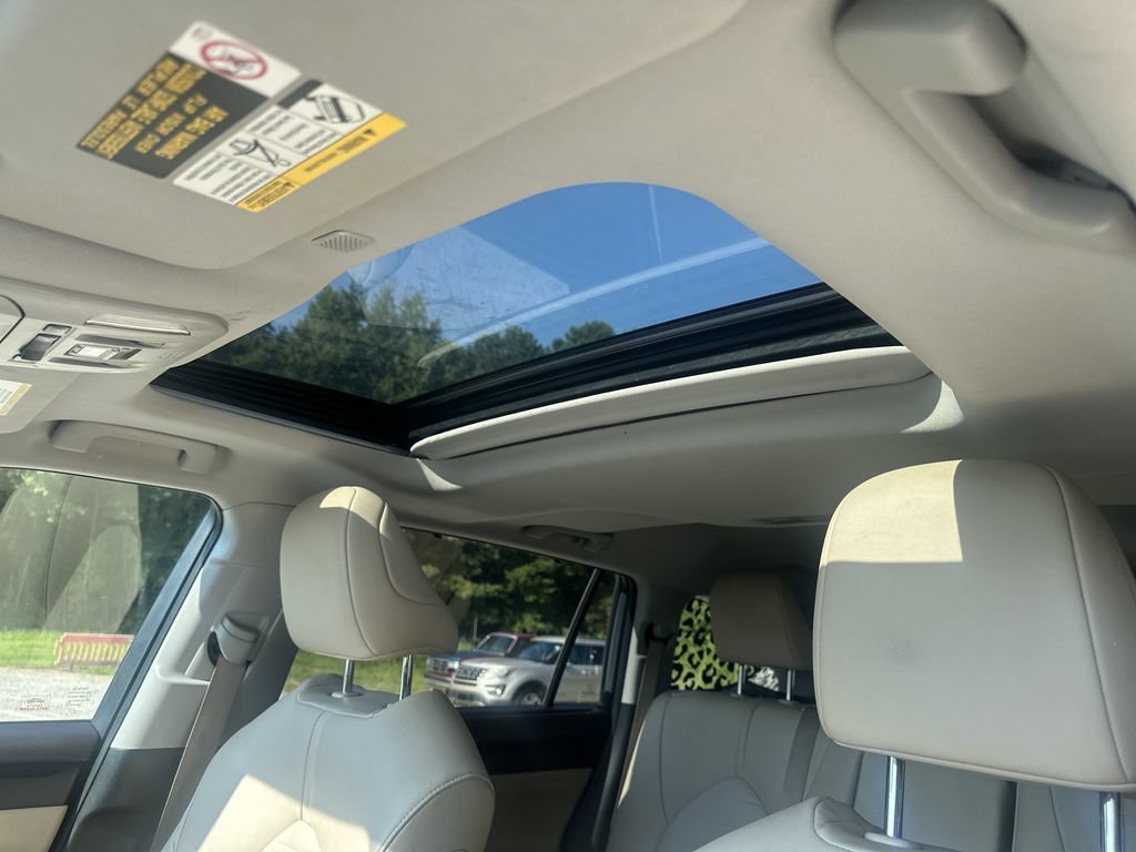 Used 2020 Toyota Highlander XLE AWD/4WD image 31