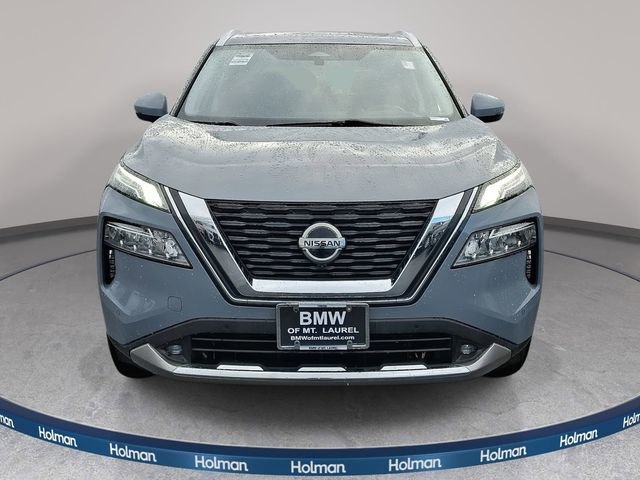 Used 2021 Nissan Rogue Platinum image 3