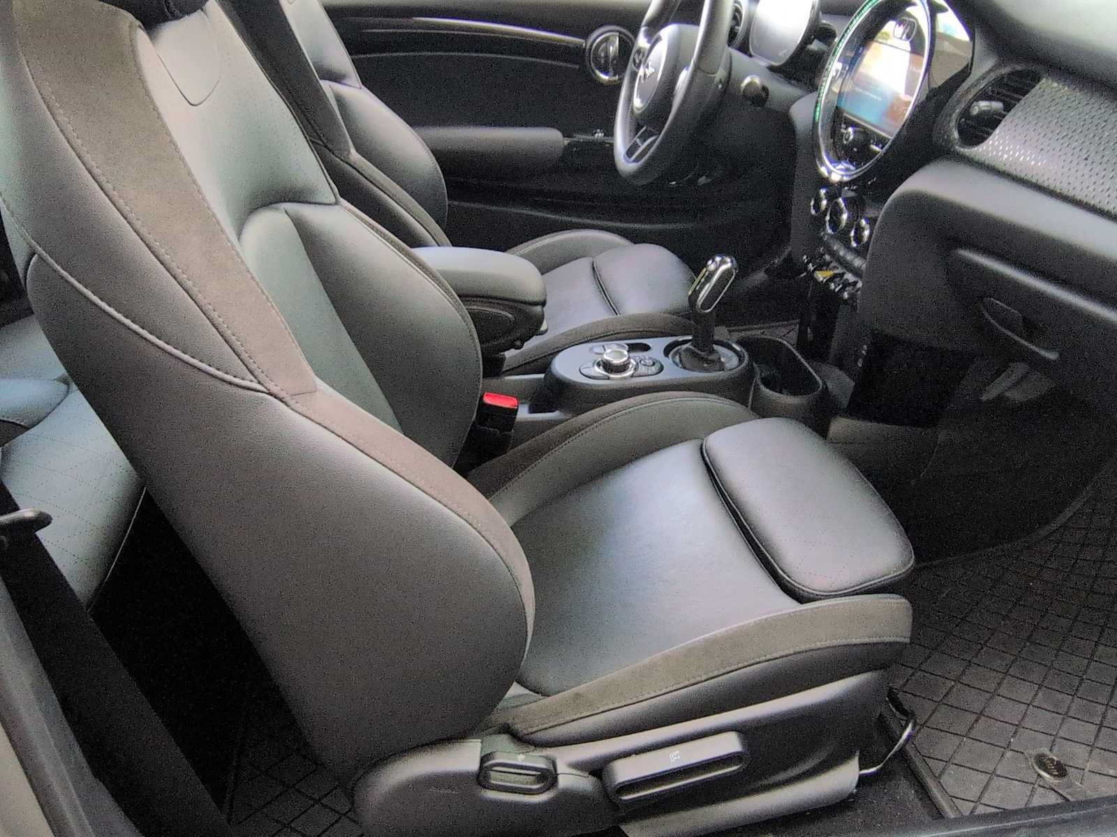 Used 2024 MINI Cooper SE FWD image 23