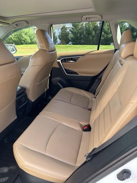 Used 2019 Toyota RAV4 Limited AWD/4WD image 8