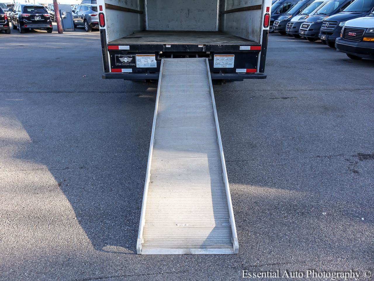 Used 2021 GMC Savana 3500 Extended w/ Power Convenience Package RWD image 16