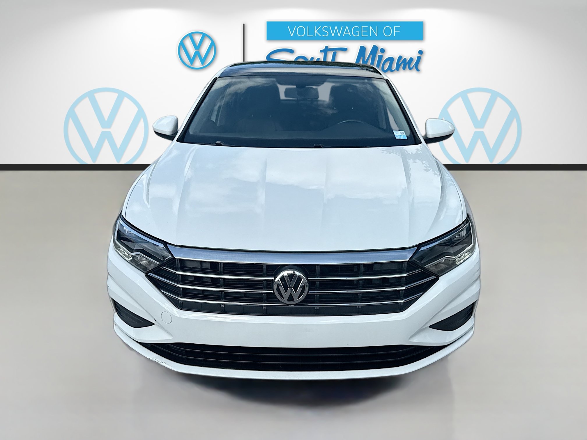 Used 2019 Volkswagen Jetta SE w/ Cold Weather Package FWD image 2
