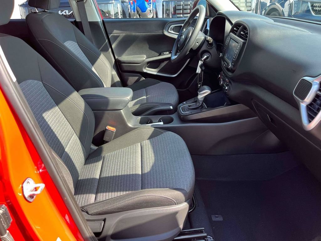Used 2020 Kia Soul S FWD image 12
