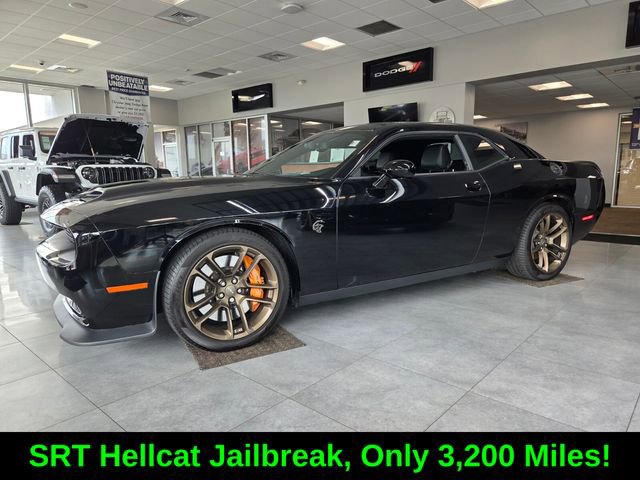Used 2023 Dodge Challenger SRT Hellcat RWD image 3