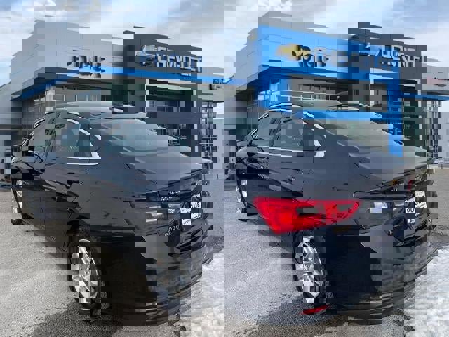 Used 2023 Chevrolet Malibu LT image 3