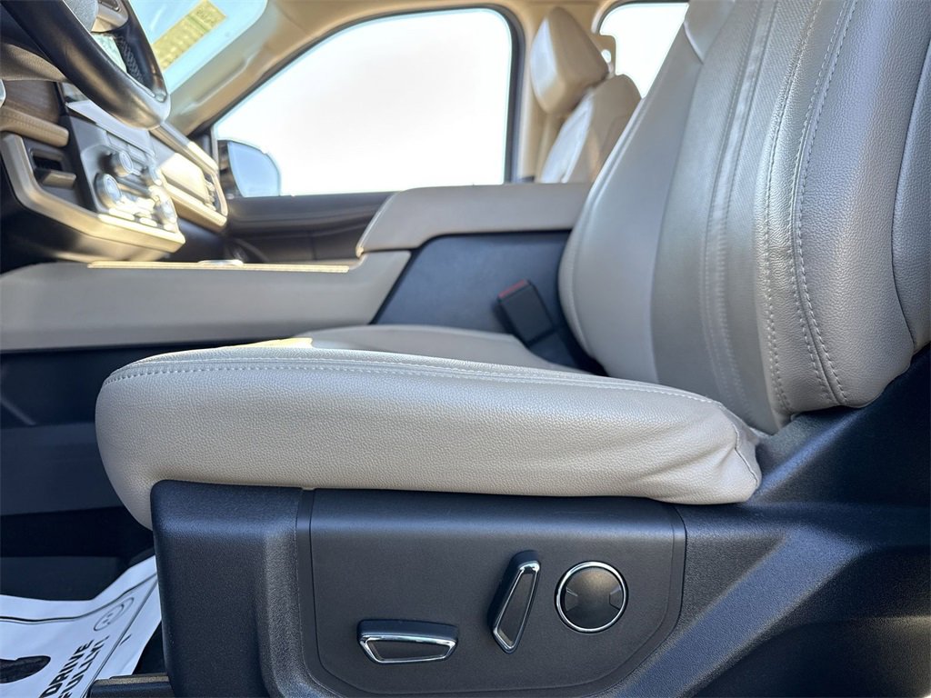 Used 2023 Ford Expedition Max Limited image 10