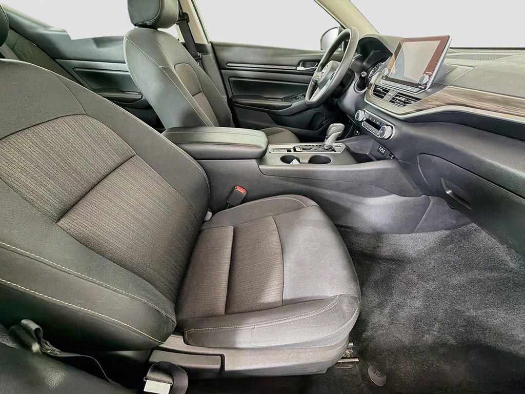 Used 2025 Nissan Altima 2.5 SV AWD/4WD image 20