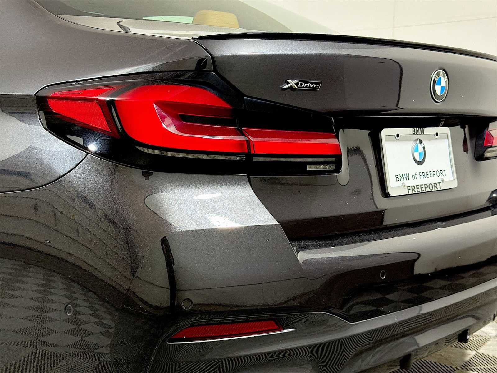 Certified 2023 BMW 530i xDrive w/ M Sport Package image 28