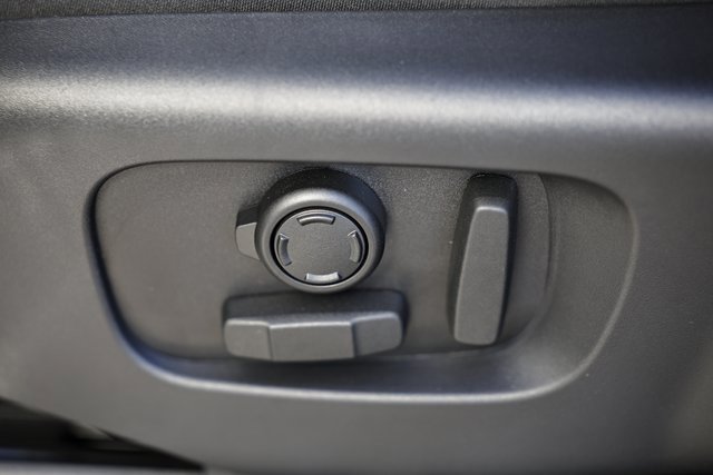 New 2025 Land Rover Discovery Metropolitan Edition image 26