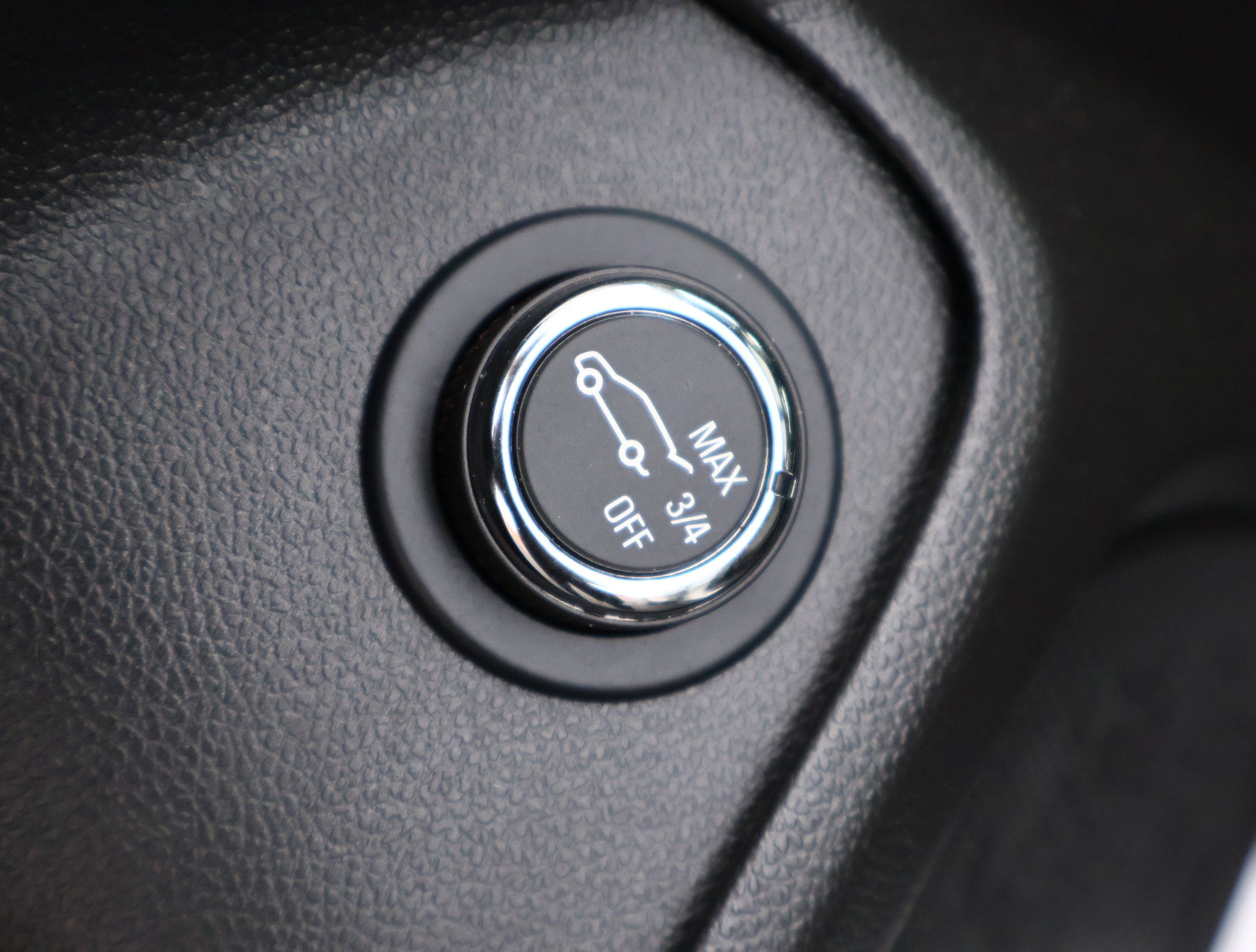 Certified 2025 Chevrolet TrailBlazer RS w/ Convenience Package image 9