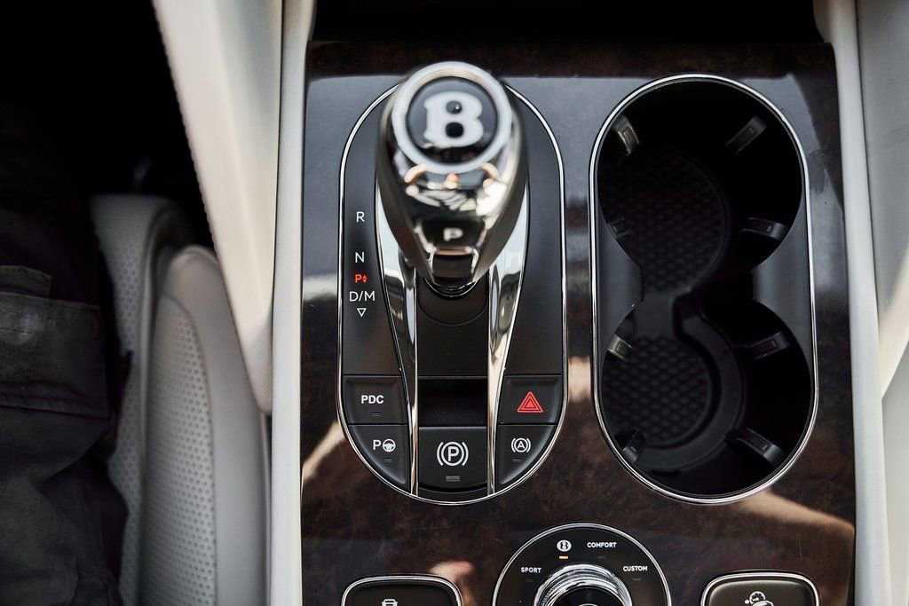 Used 2023 Bentley Bentayga Extended Wheelbase image 70