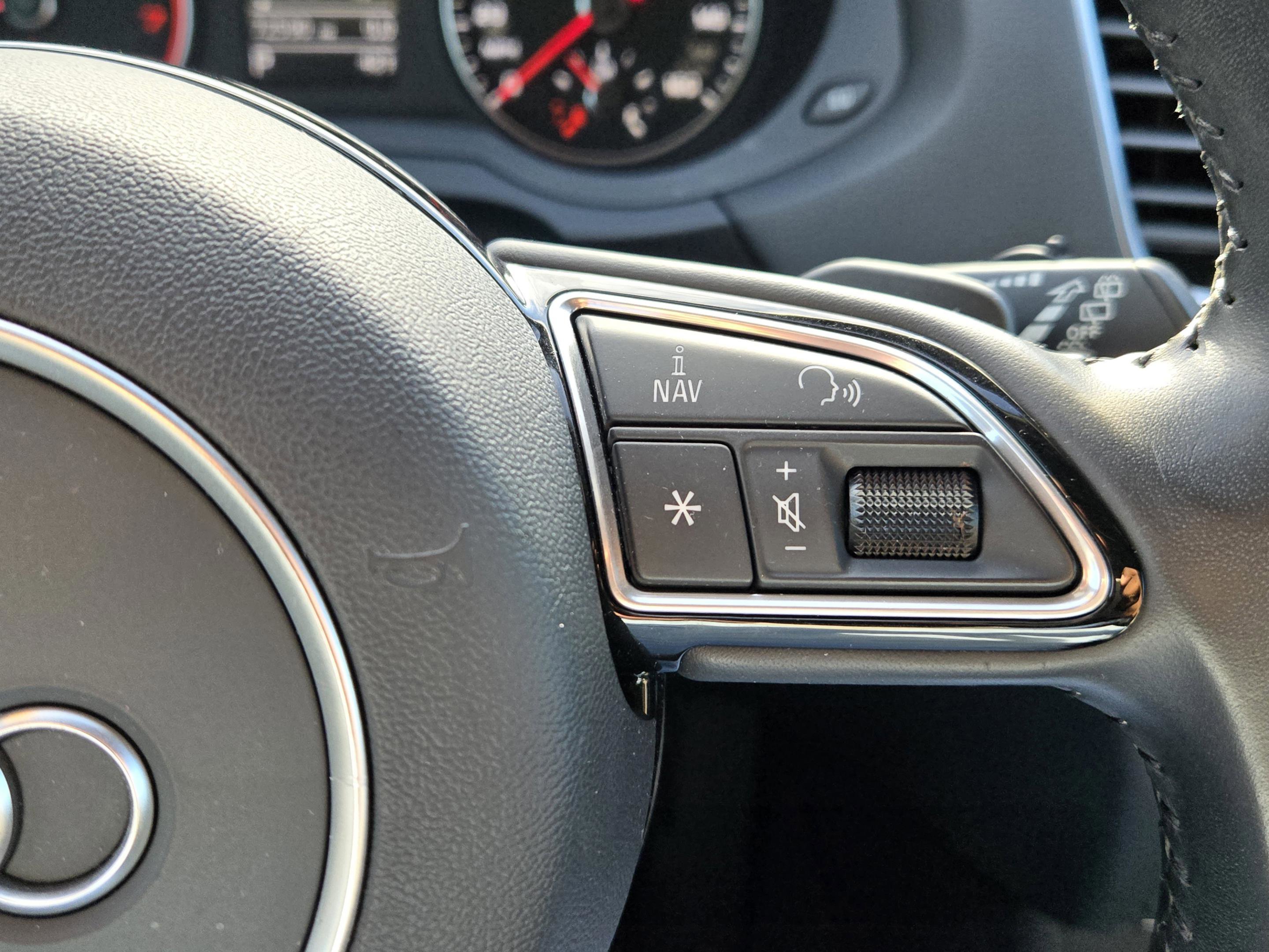 Used 2018 Audi Q3 2.0T Premium w/ Convenience Package image 28