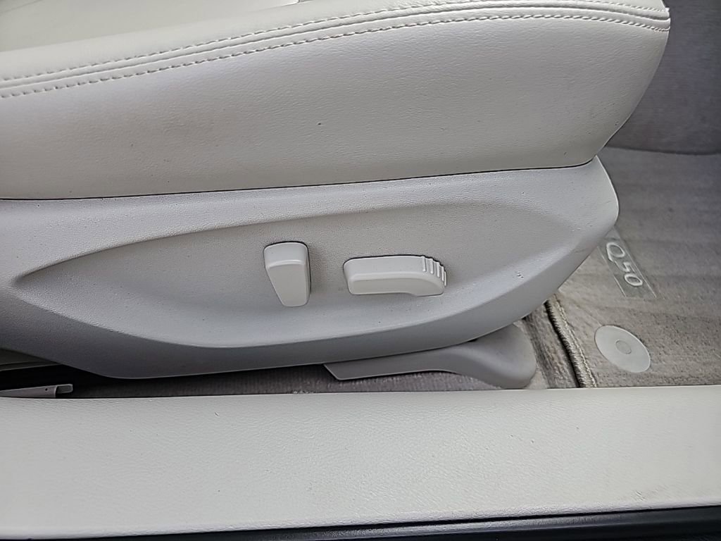 Used 2020 INFINITI Q50 Luxe w/ Essential Package (3.0T Luxe) image 30