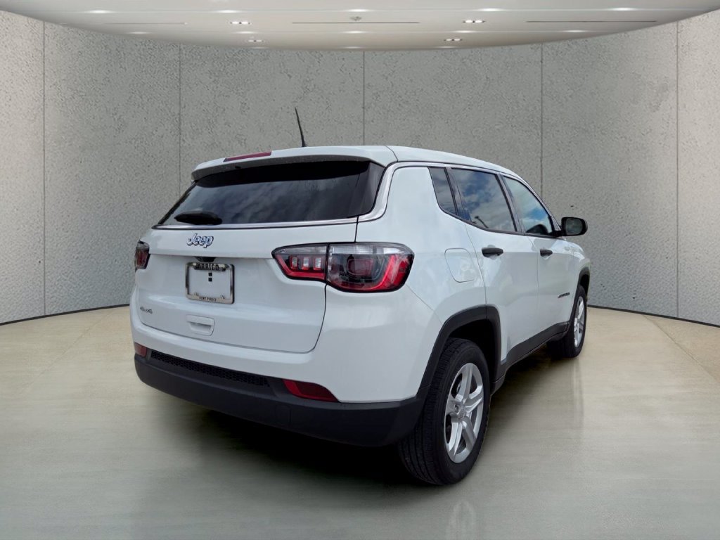 Used 2023 Jeep Compass Sport AWD/4WD image 5