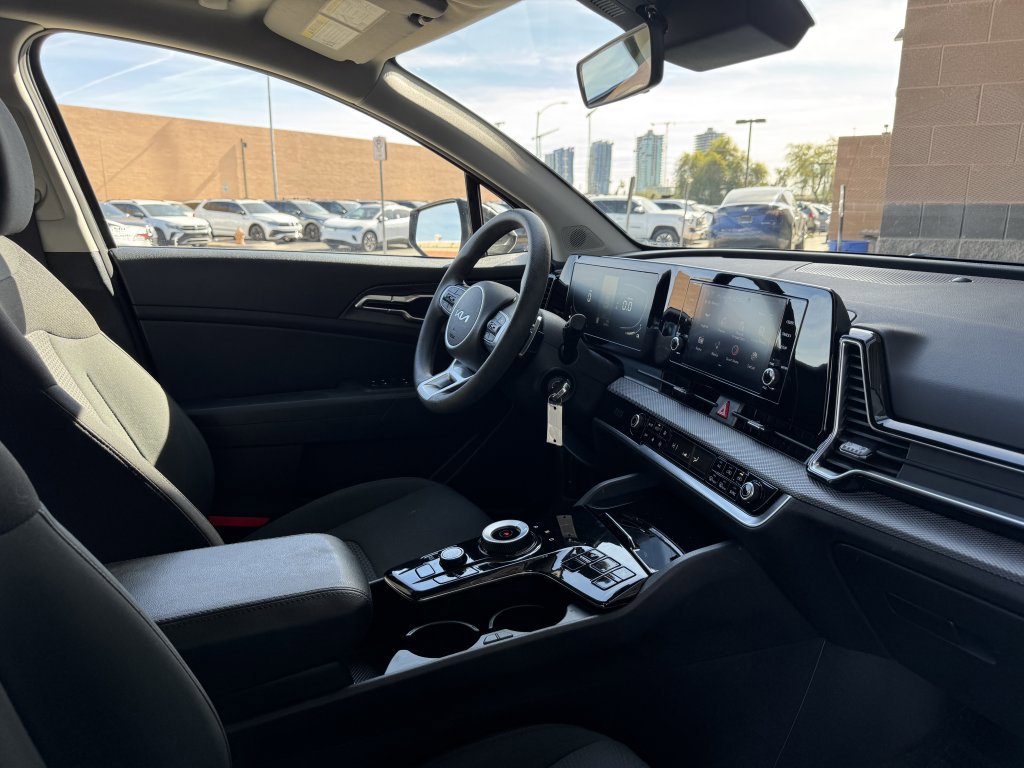 Used 2023 Kia Sportage LX image 40