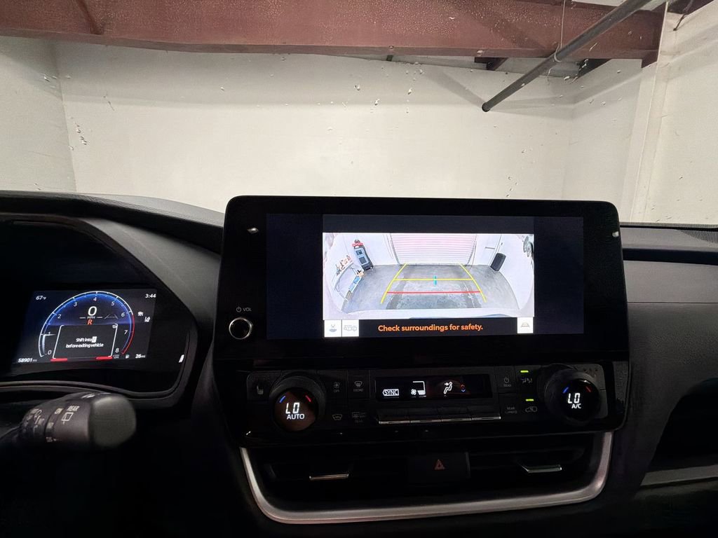 Used 2024 Toyota Grand Highlander AWD image 14