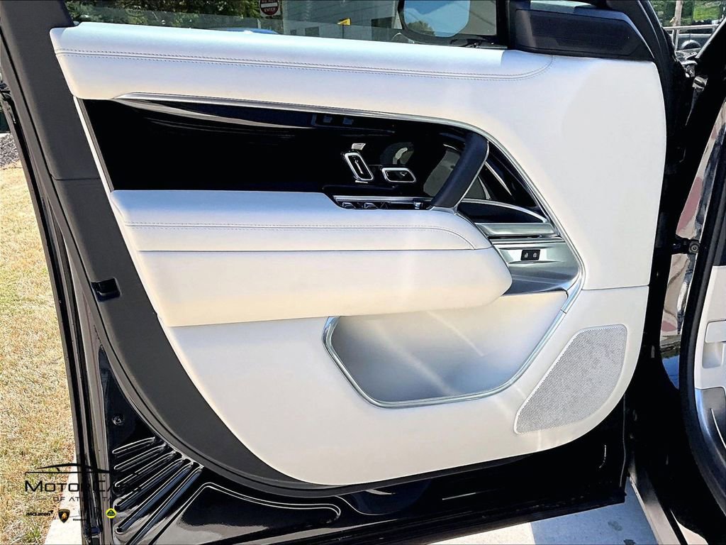Used 2024 Land Rover Range Rover SE image 20