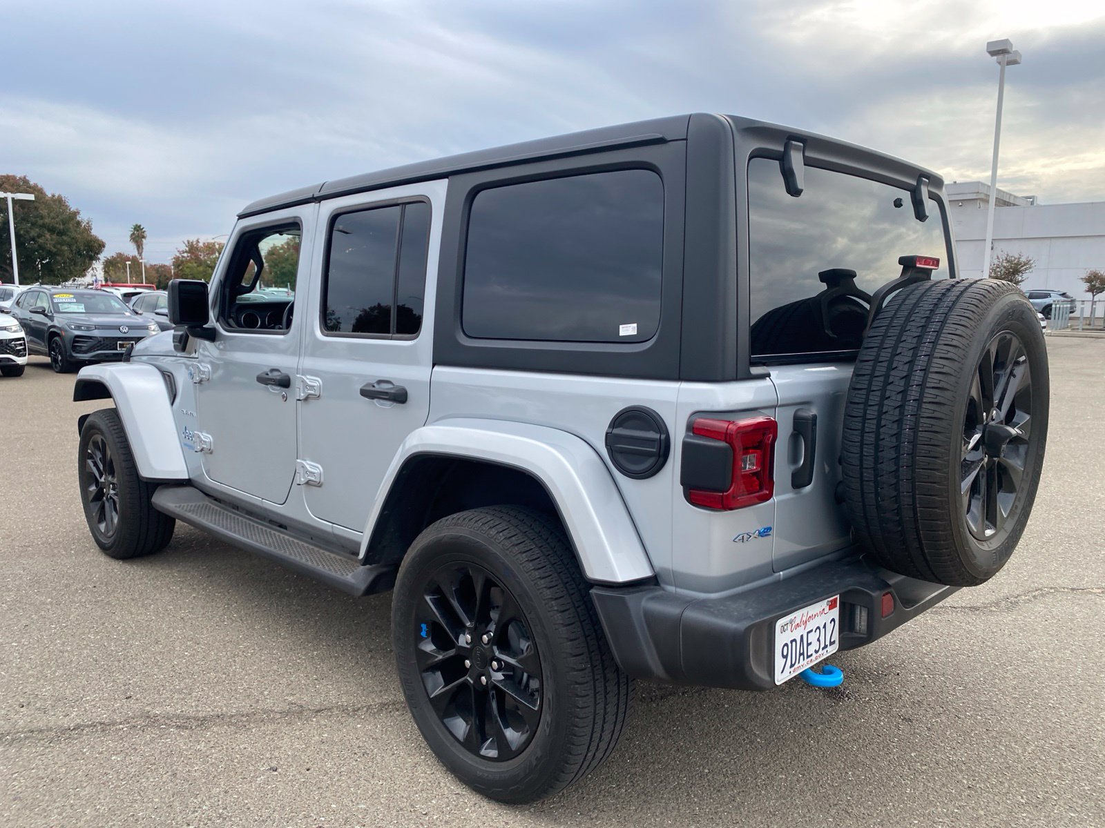 Used 2022 Jeep Wrangler Unlimited Sahara w/ Cold Weather Group AWD/4WD image 6