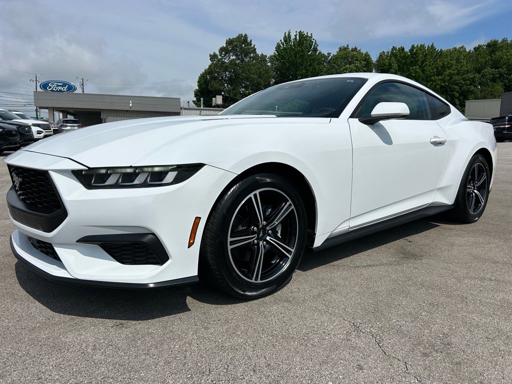 Used 2024 Ford Mustang Premium image 11
