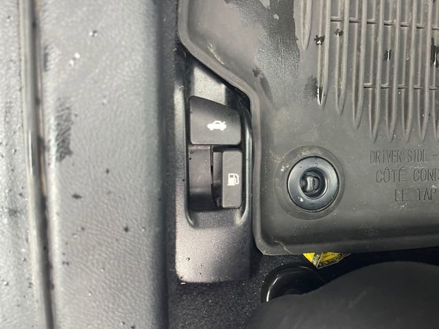 Used 2017 Toyota Camry SE FWD image 19
