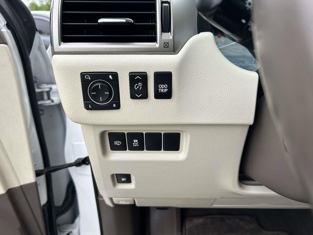 Used 2017 Lexus GX 460 Premium w/ Premium Package image 22