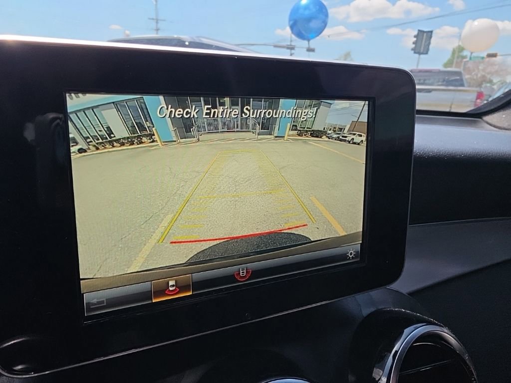 Used 2019 Mercedes-Benz GLC 300 w/ Premium Package image 4