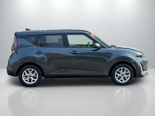 Certified 2023 Kia Soul LX w/ LX Technology Package FWD image 10