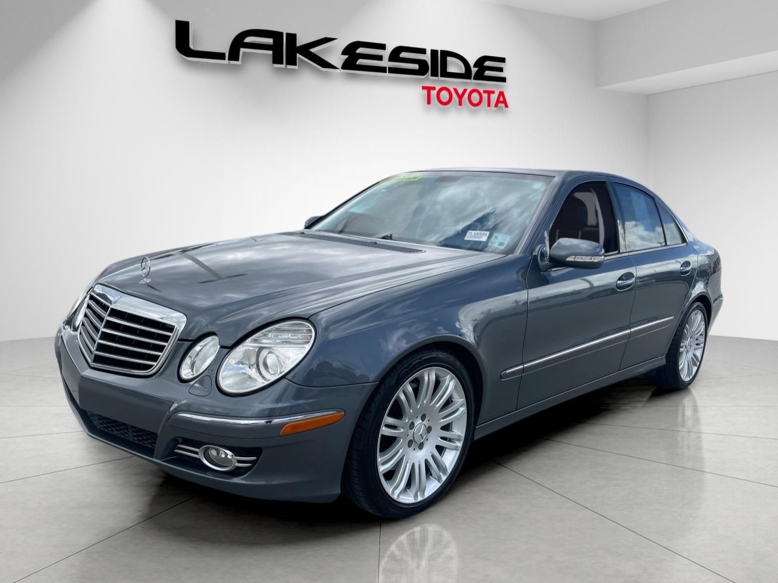 Used 2007 Mercedes-Benz E 350 Sedan image 2