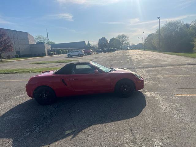 Used 2003 Toyota MR2 image 4