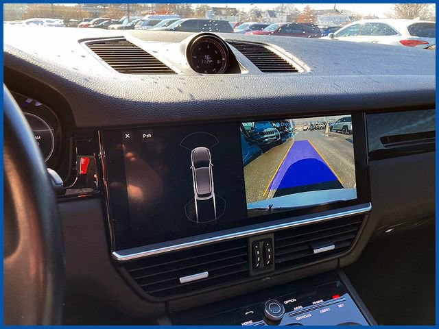Used 2019 Porsche Cayenne w/ Premium Plus Package image 20