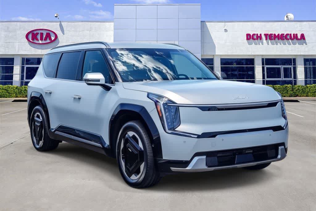Certified 2024 Kia EV9 Land AWD/4WD image 3