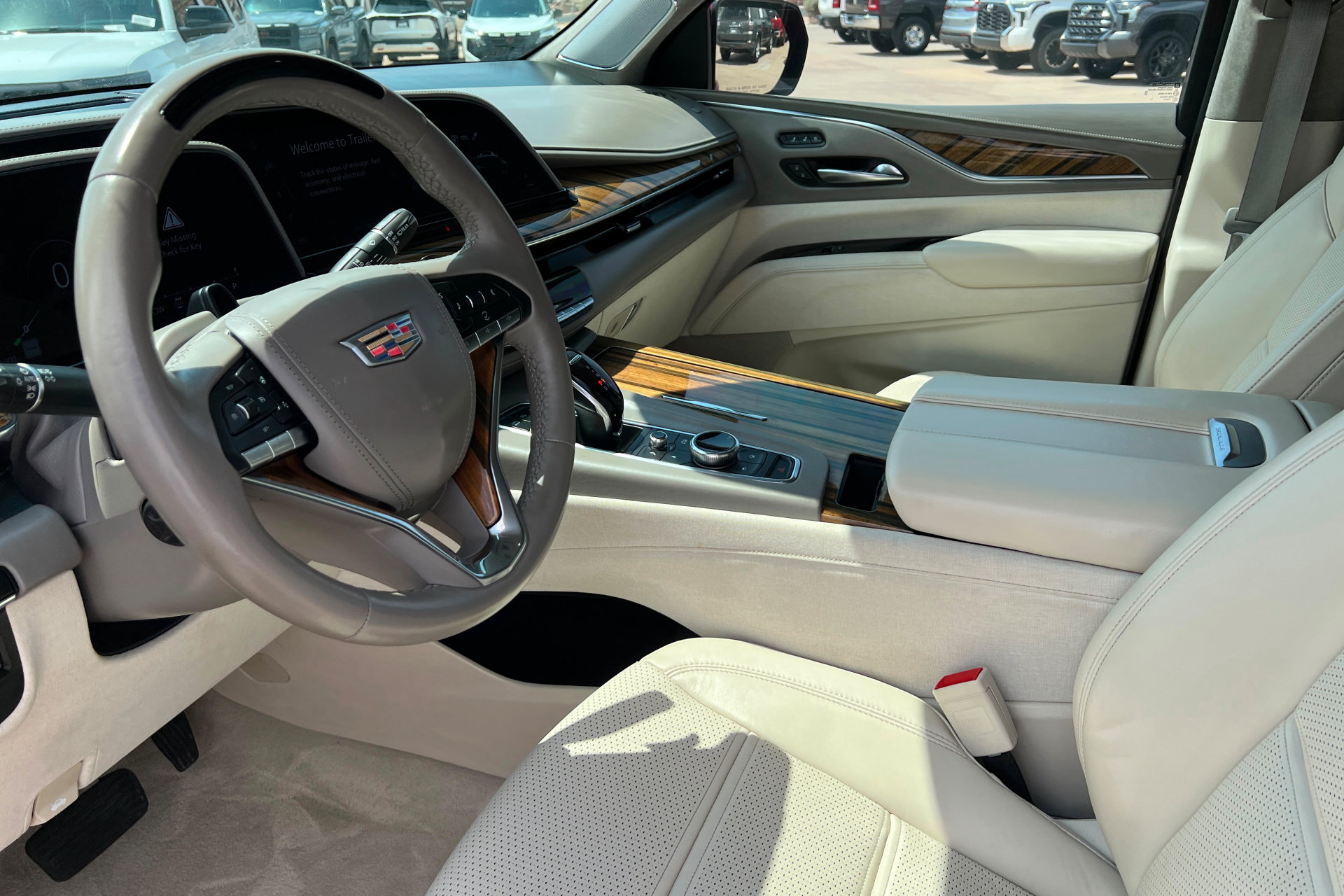 Used 2022 Cadillac Escalade Sport Platinum AWD/4WD image 16