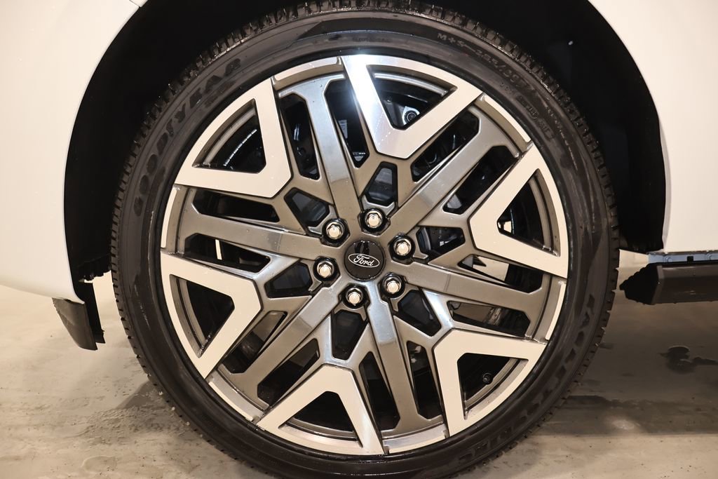 New 2026 Ford Expedition Platinum image 47