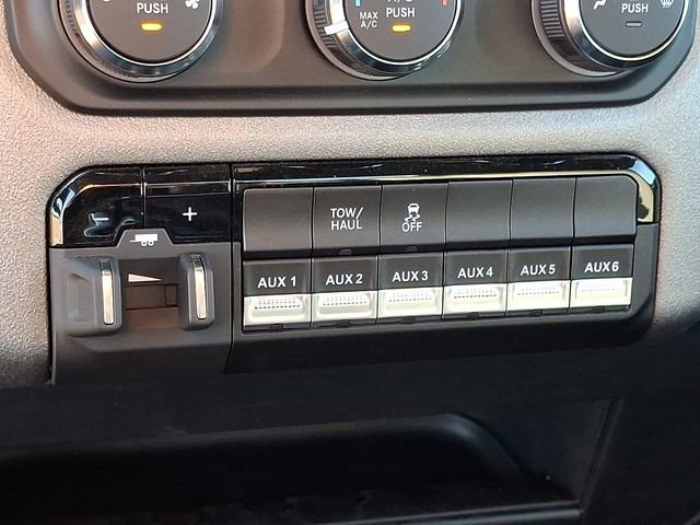 Used 2024 RAM 2500 Tradesman w/ Chrome Appearance Group image 23