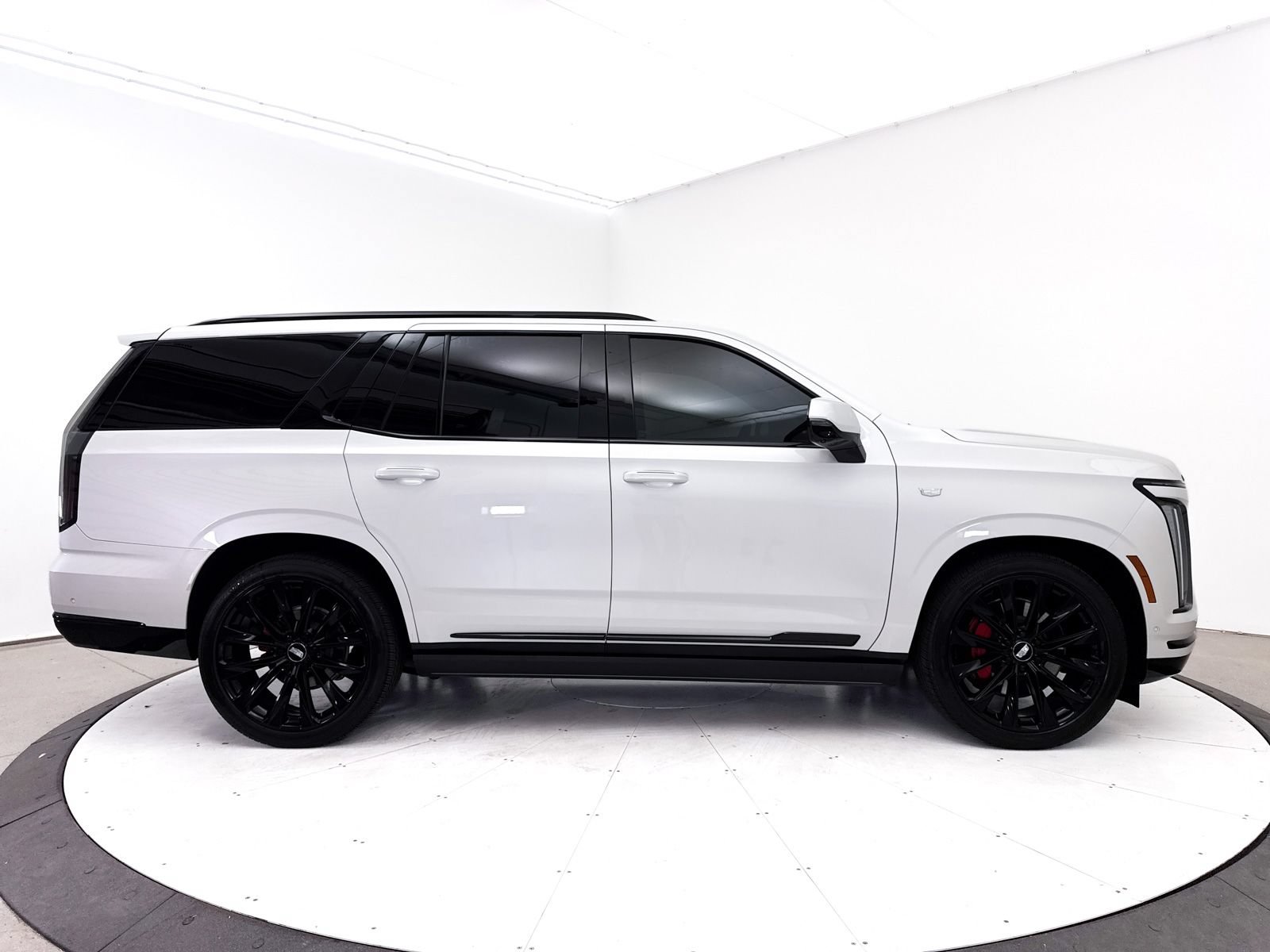 Used 2025 Cadillac Escalade Sport Platinum w/ LPO, ONYX Package AWD/4WD image 44