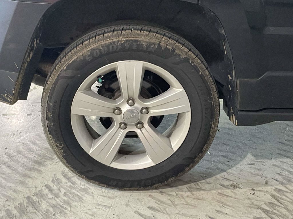 Used 2015 Jeep Patriot Sport w/ Power Value Group AWD/4WD image 6