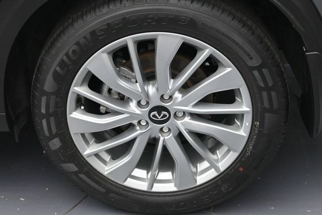 Used 2023 INFINITI QX50 Luxe w/ Accent Package FWD image 8
