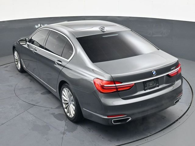 Used 2018 BMW 740i image 23