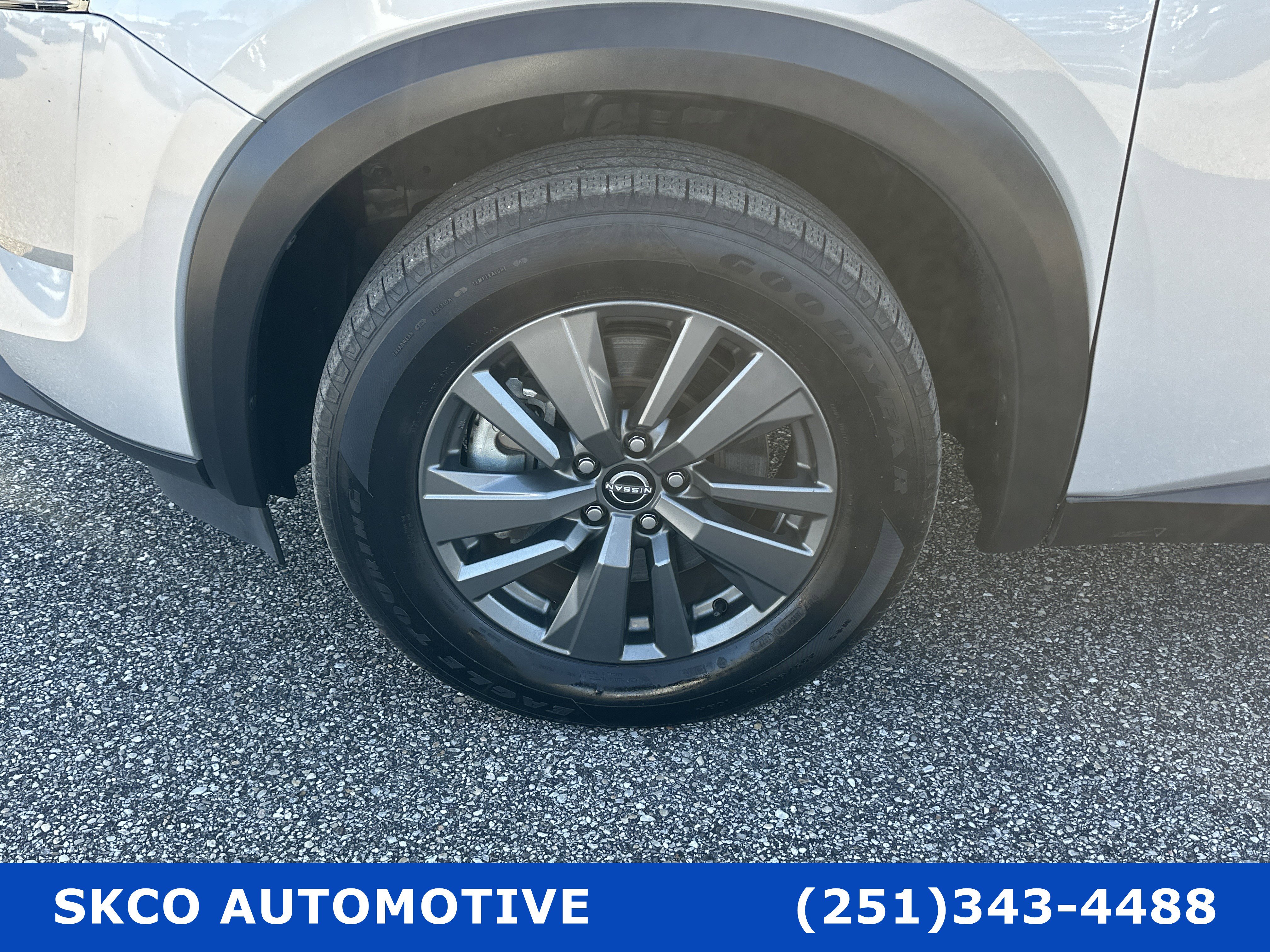 Used 2022 Nissan Pathfinder SV image 9