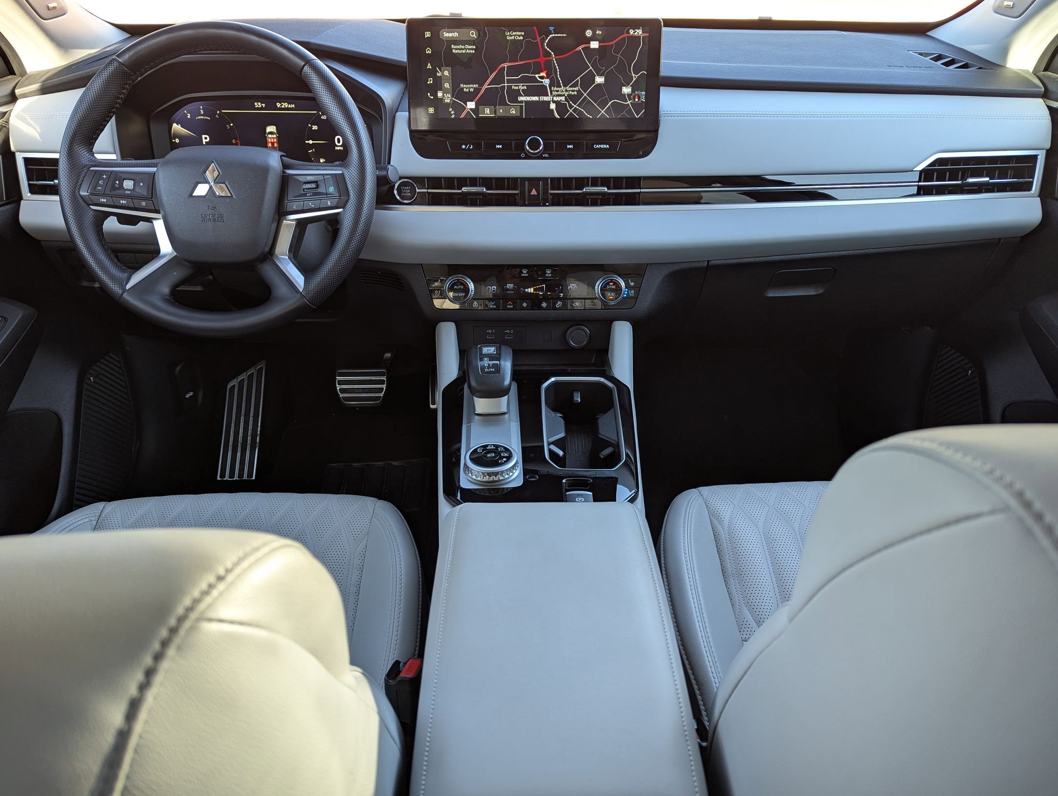 Used 2025 Mitsubishi Outlander SEL image 16