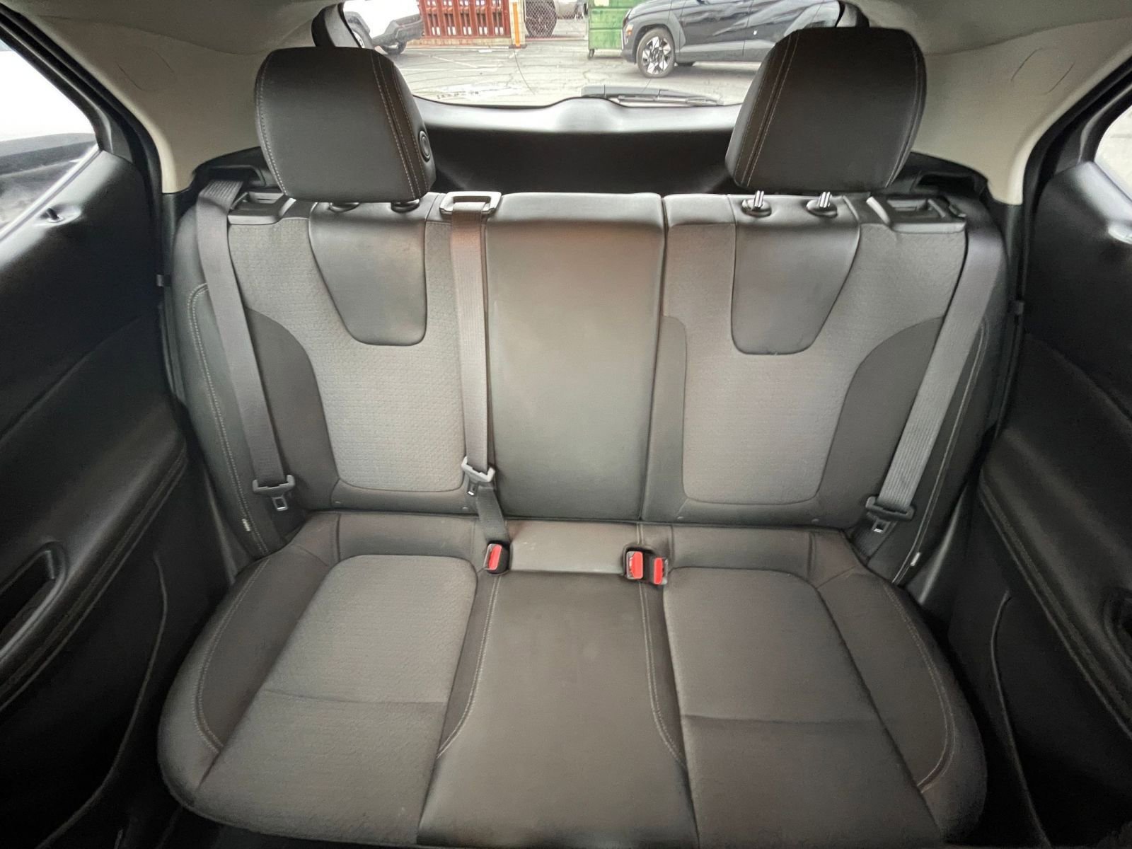 Used 2025 Buick Encore GX Preferred image 38