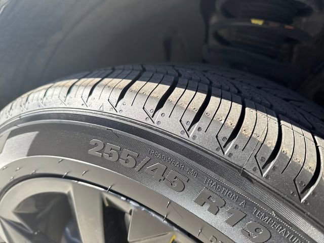 Used 2024 Volkswagen Tiguan SE R-Line image 24