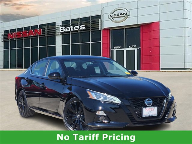 Used 2022 Nissan Altima 2.5 SR w/ Midnight Edition Package