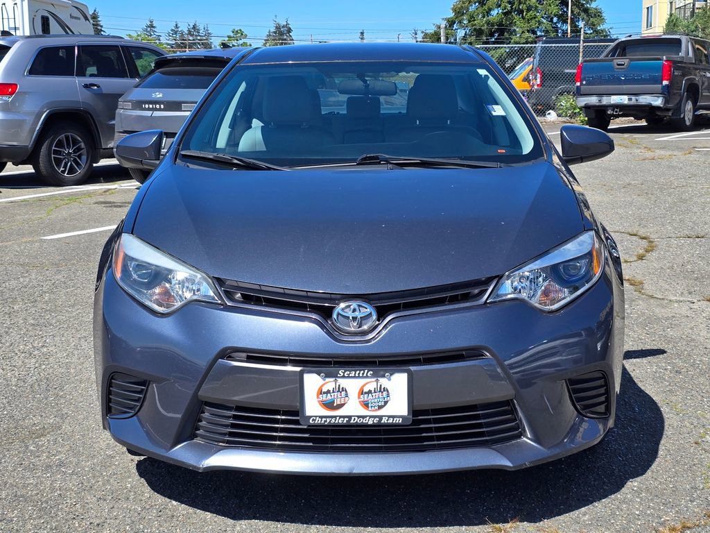 Used 2015 Toyota Corolla LE FWD image 2