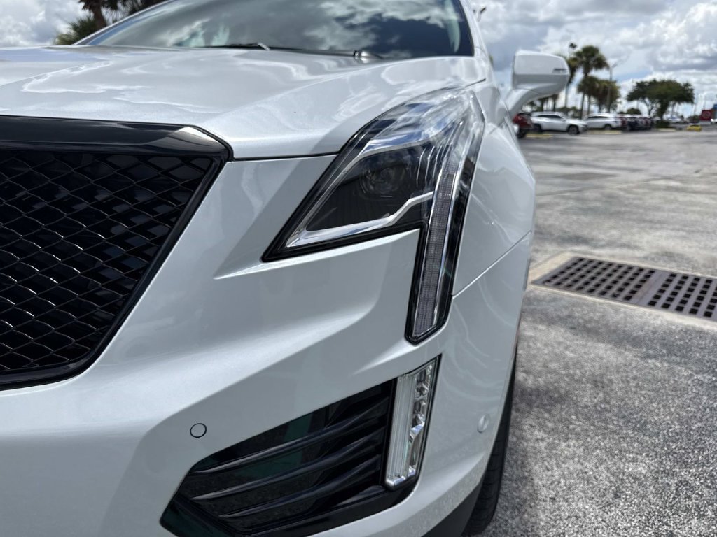 New 2026 Cadillac XT5 Premium Luxury w/ LPO, ONYX Package FWD image 9