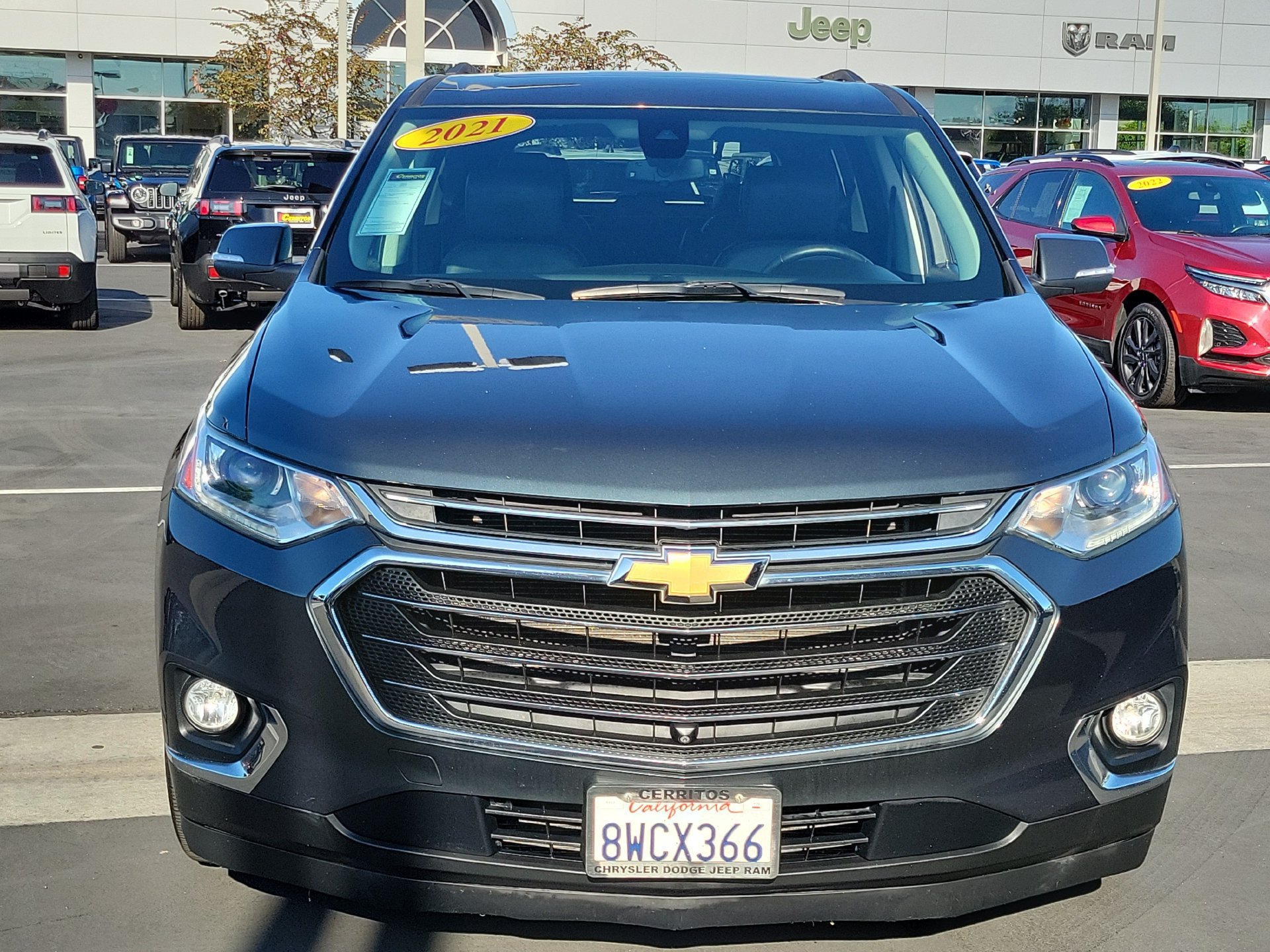 Used 2021 Chevrolet Traverse LT w/ LT Premium Package AWD/4WD image 6