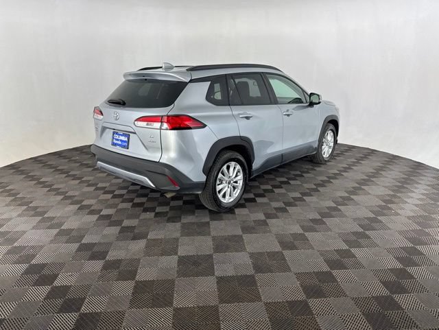 Used 2023 Toyota Corolla Cross LE w/ Moonroof Package AWD/4WD image 7